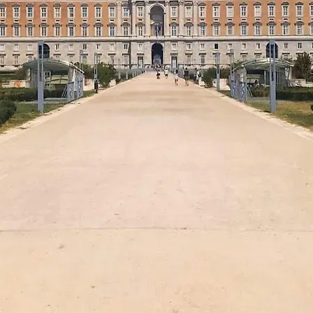 فندق مبيت وإفطار Josephine - كازيرتا